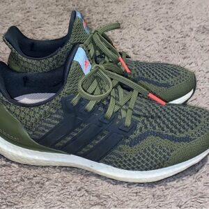 Mens size 7 Adidas Ultraboost 5.0 DNA